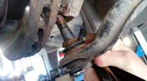 Замена шаровой опоры ниссан